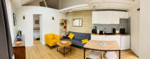 Appartements Joli F2 avec terrasse 150m plage : photos des chambres