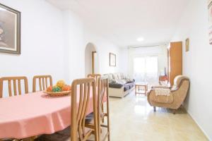 Piso con piscina a 300m de playa Arenal - 0312