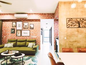 7 Kuala Lumpur City for 4 to 12 PAX of 4 BEDROOMS and 3 BATHROOMS near KLCC