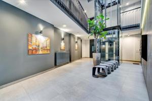 HaPPy iNN Brilliant Old Town self check in, Underground Parking, Terrace