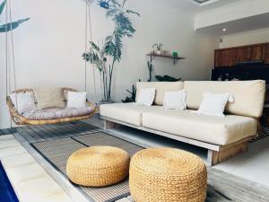 Villa Royal Canggu - 3 minutes to FINNS Beach club!