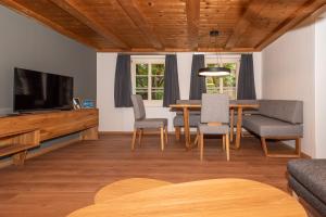 Crimson Cottage Apartments