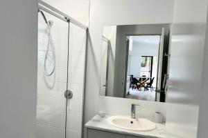 2 Bedroom, 1 Bathroom Cabin Retreat