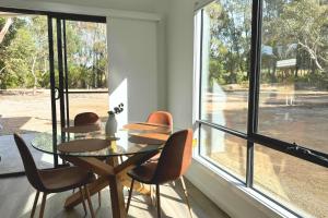 2 Bedroom, 1 Bathroom Cabin Retreat