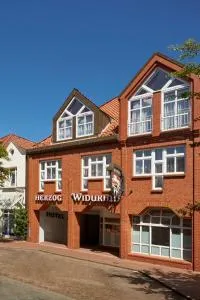 施塔德赫尔佐格维杜金德H+酒店 - 施塔德