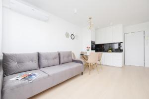 Capitol Bright Apartment in Central Warsaw by Noclegi Renters