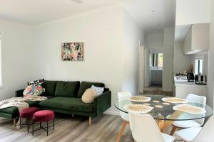 Cabin 5, 2 Bedroom, 1 Bathroom Cabin Retreat