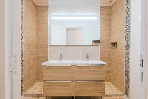 Maisons de vacances Maison T3 2CH - Les Volets Bleus : photos des chambres