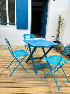 Maisons de vacances Maison T3 2CH - Les Volets Bleus : Maison 2 Chambres