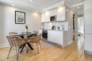 Lisbon beautiful 2 bedroom apartment with views in Rua Augusta Lisbon