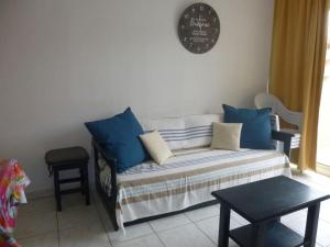 V0742 - T2 climatisé front de mer avec terrasse et une place parking