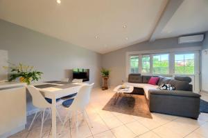 Baeutiful Villa Simona with garden in Medulin