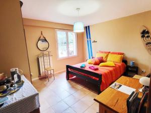 Chambre privée, piscine, pool house, cuisine dété