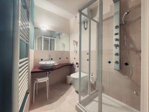 Double or Twin Room with Private Bathroom