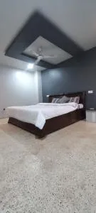 Swanky Sojourns Home Stay With 1T AC Bedroom - Nipāni