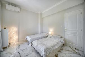 FRGK Dream Villa with Sea View Overlooking Cap dAntibes Pool Ultra-Fast Wi-Fi