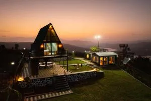 StayVista at Peak & Paddle with Lake View - Karandi Khurd