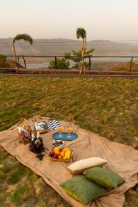 StayVista at Peak & Paddle with Lake View