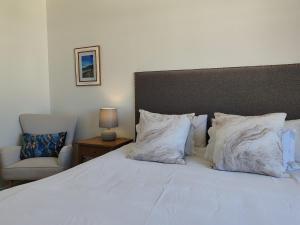 Courtside Views Empire Apartment