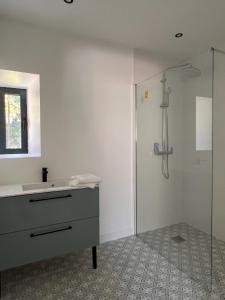 Maisons de vacances La grange - Grande longere a moins de 30 minutes des plages : photos des chambres