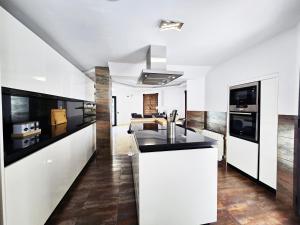 AA Guest - Jardines de Generalife Luxury Eco Villa with Private Pool