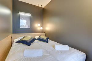 GARNIZON Apartment with PARKING & balcony