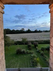 B&B / Chambres d'hotes Ferme fortifiee d Enguenard : photos des chambres