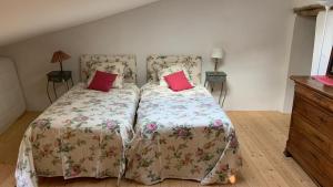 B&B / Chambres d'hotes Les Jardins d-Ayael : photos des chambres