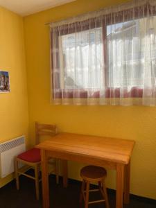 Appartements Jolie T2 en plein centre-ville ville de Font-Romeu : photos des chambres
