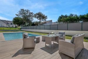 Maisons de vacances Piscine - 10 personnes - 100m de la plage : photos des chambres