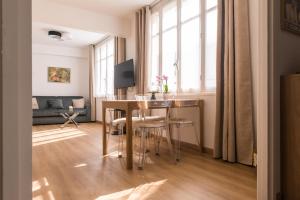 Luxury Art Deco Elegant Escape by Eiffel Tower