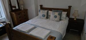 Snug - Macushla Apartment