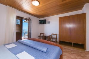 Apartments and rooms by the sea Brela, Makarska - 2752