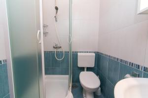 Apartments and rooms by the sea Brela, Makarska - 2752