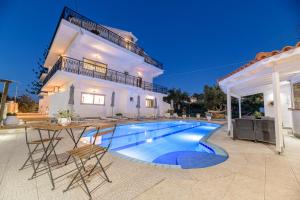 Denise Studios and Apartments