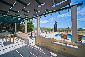 Secluded vacation house Bračuta with swimming pool