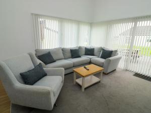 Harcombe House Bungalow 11