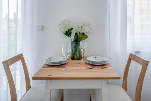 Centrally located apartments, free parking