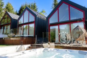 Domki Nie Całkiem Święte