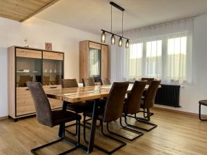 Ferienwohnung Kinzig-Chalet - Balkon - Für Kinder - mit Bettwäsche & Handtücher