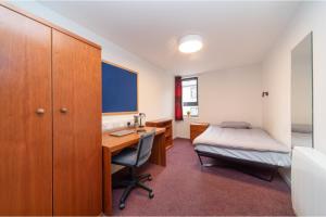 JOIVY Affordable 3,4,5 and 12 bed private flats next to Royal Mile