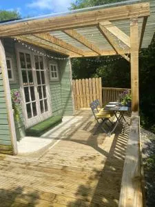 Letterkenny Cabin - Rashadoge