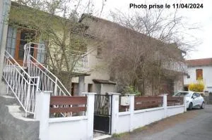 Maison de charme à Ferrières-Saint-Mary avec vue montagne - Allanche