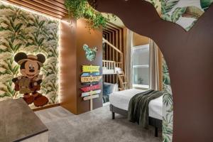 5 Bedrooms 4 Bathrooms Storey Lake 4198 Pd