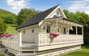 1 Bedroom Cozy Home In Malmefjorden - Vevang