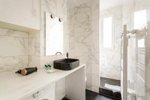 Superior Apartment room in Charlemagne Le Marais