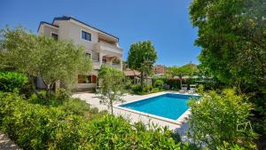 Modern Apartment Ana - 4hvězdičkové hotely ve městě Malinska