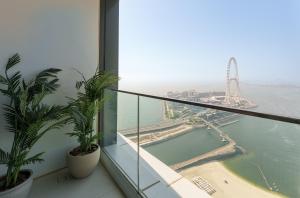 Maison Privee - Luxury Living w Superb Sea Views in Address JBR