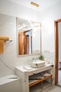 Pearl Art Double Room (Adult Only)