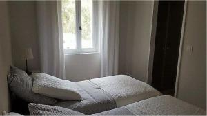 Villa au calme et sans vis à vis , proche du village